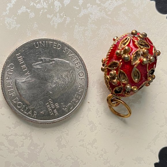 VINTAGE Egg Pendant - Picture 2 of 8